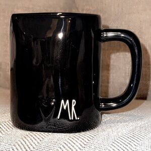 NWT Rae Dunn Solid Glossy Black Coffee/Tea Mug/Cup ‘MR.’ w/3D Heart on front